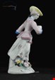  مجسمه دکوری چینی آنتیک قدیمی بو انگلستان Figur Läuferndes Mädchen Porzellanfabrik mit Schleife um 1756
