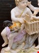  مجسمه دکوری چینی آنتیک قدیمی مایسن آلمان Meissener Gruppe von zwei Jungen mit Hahn und Käfig 19 Jahrhundert