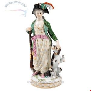 مجسمه دست ساز دکوری چینی آنتیک قدیمی Meissen Rococo Figure Huntress with Dog by J C Schoenheit  Around 1880